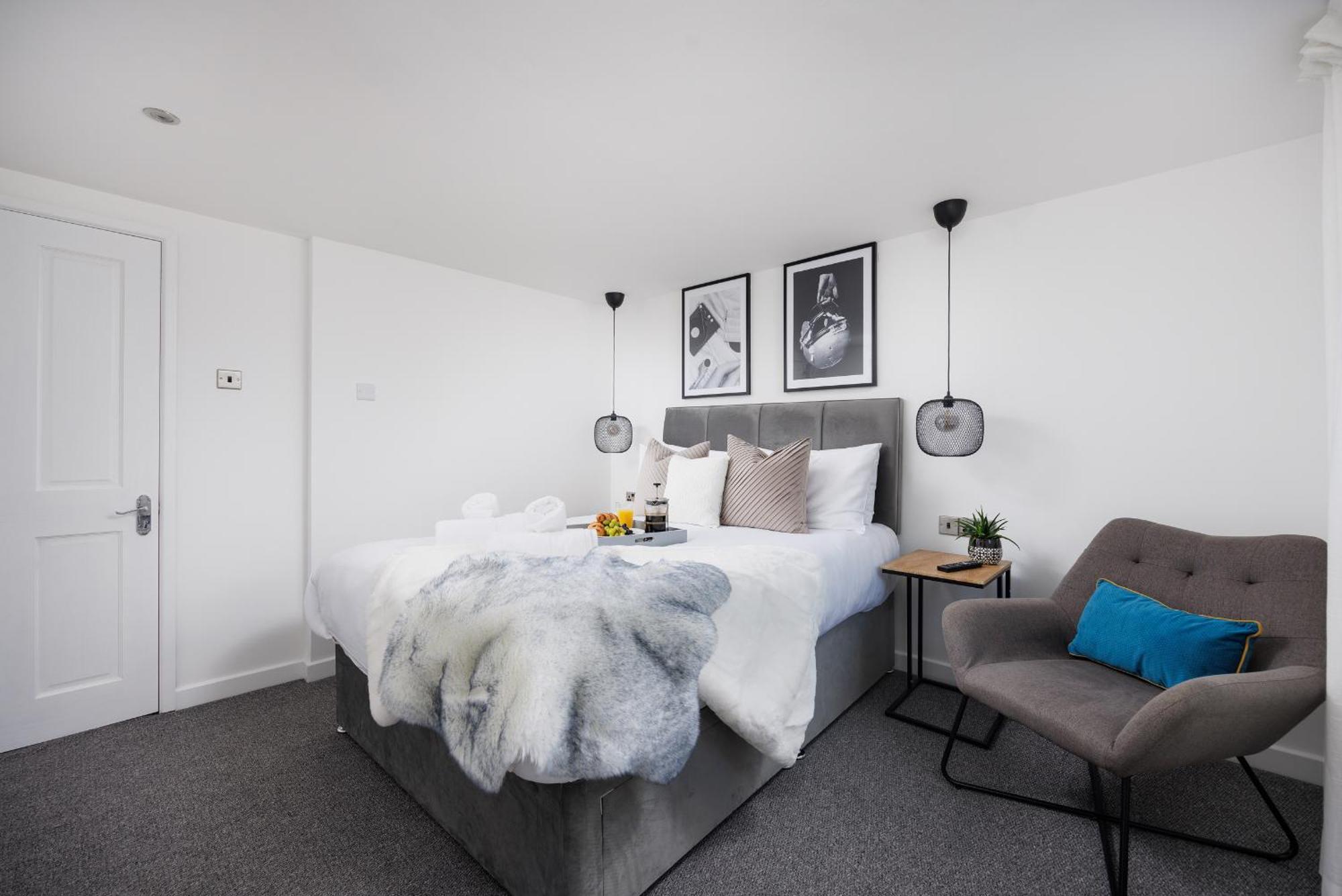 Boujis Central Plymouth Apartment - Sleeps 4 - Habita Property Exterior photo
