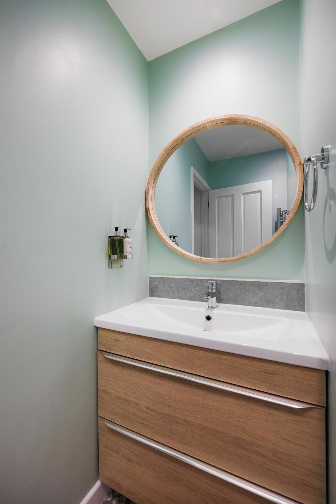 Boujis Central Plymouth Apartment - Sleeps 4 - Habita Property Exterior photo