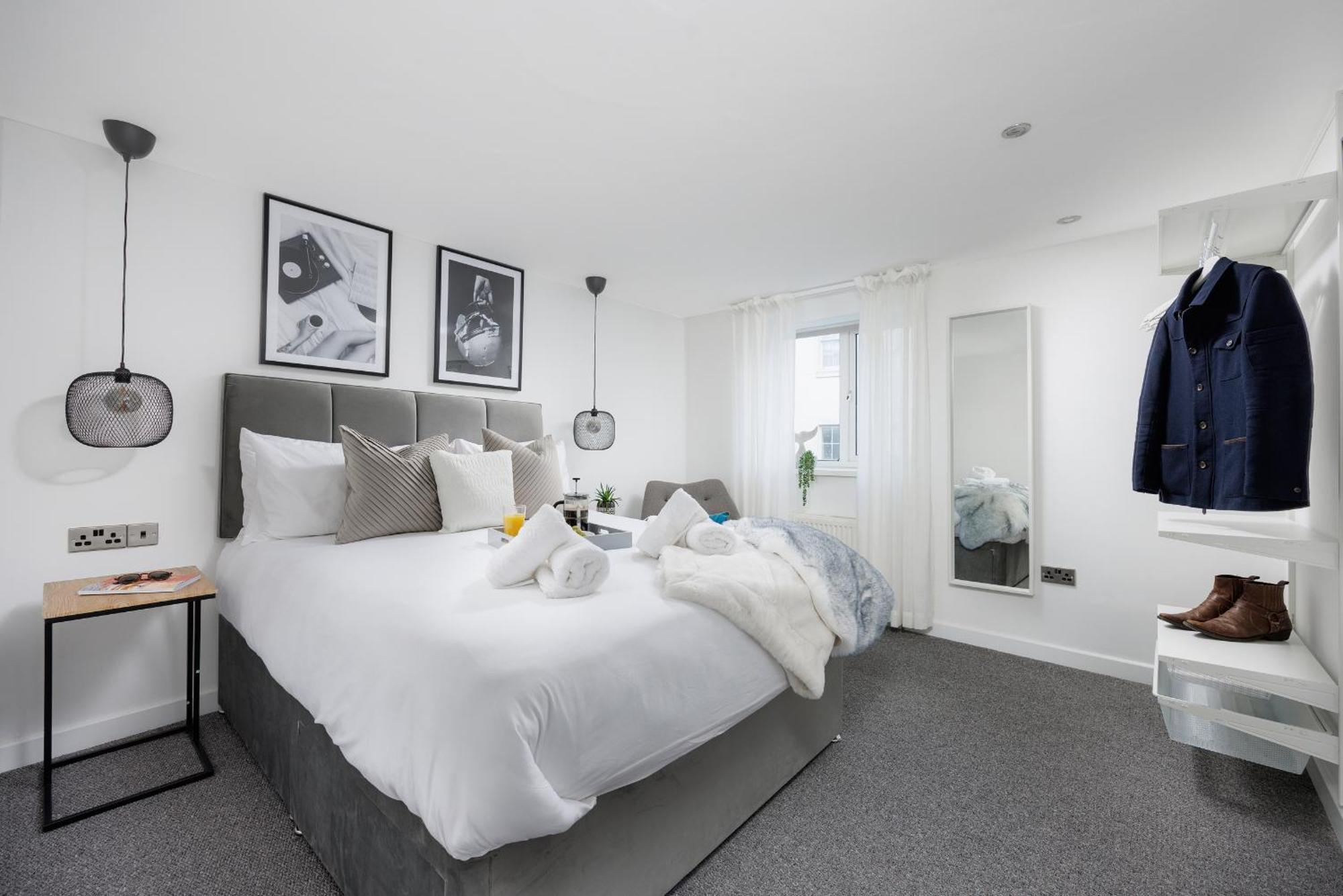 Boujis Central Plymouth Apartment - Sleeps 4 - Habita Property Exterior photo